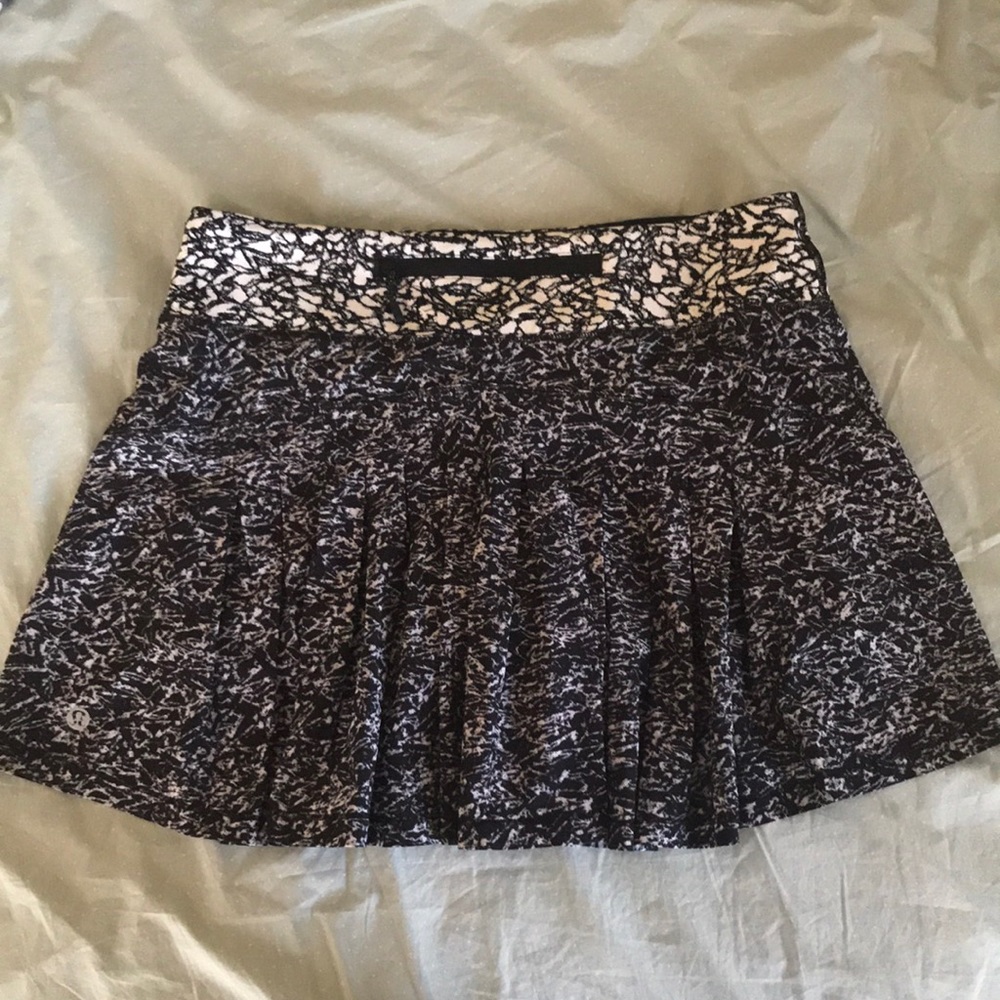 Lululemon Circuit breaker skirt tall